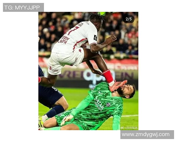 足球巨星怒火难平赛场上用精彩表现完成最解气的报复