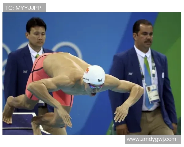 黄头发足球球星：从赛场到荣耀背后的成长故事与传奇人生